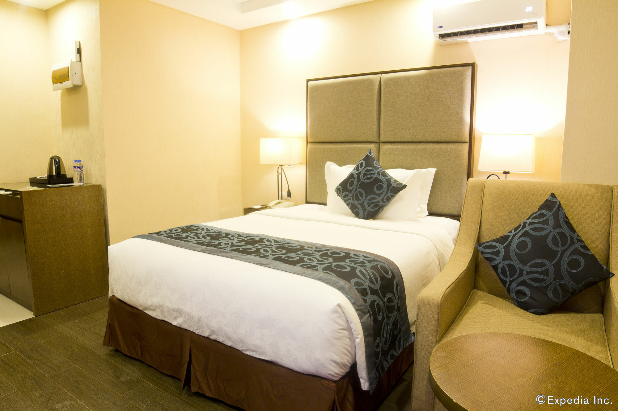 Hotel Golden Phoenix - Manila Pasay